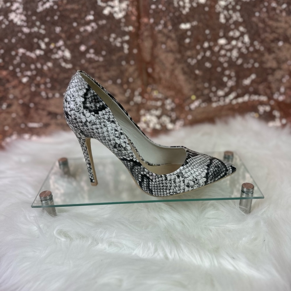 Black and white snake print heels, size 7.5